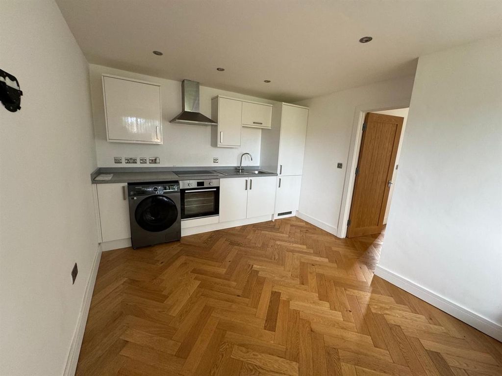 Property photo 3 of 5 Kitchen/ Living Room
