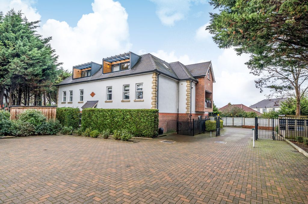 Property photo 2 of 17 1388161-3-694A4E9...