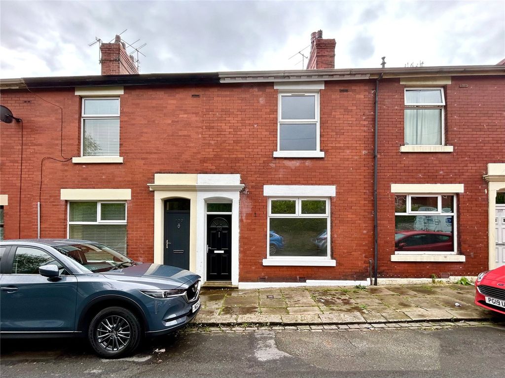 Property photo 1 of 14 Front