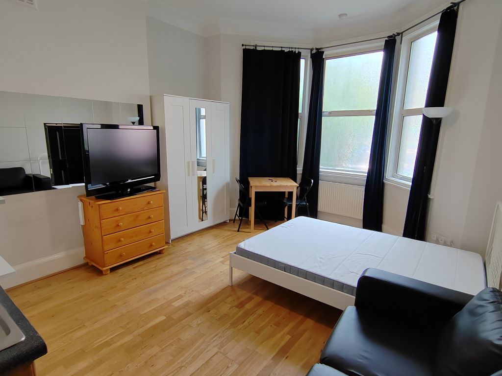 Property photo 1 of 6