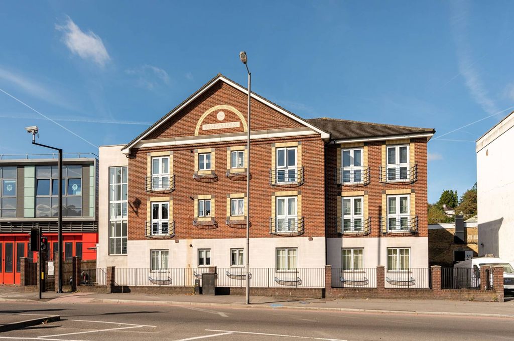 Property photo 2 of 9