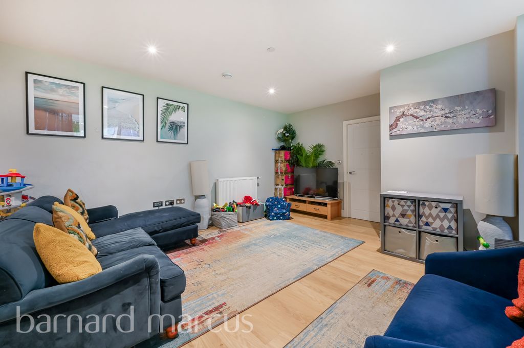 Property photo 3 of 8 Image