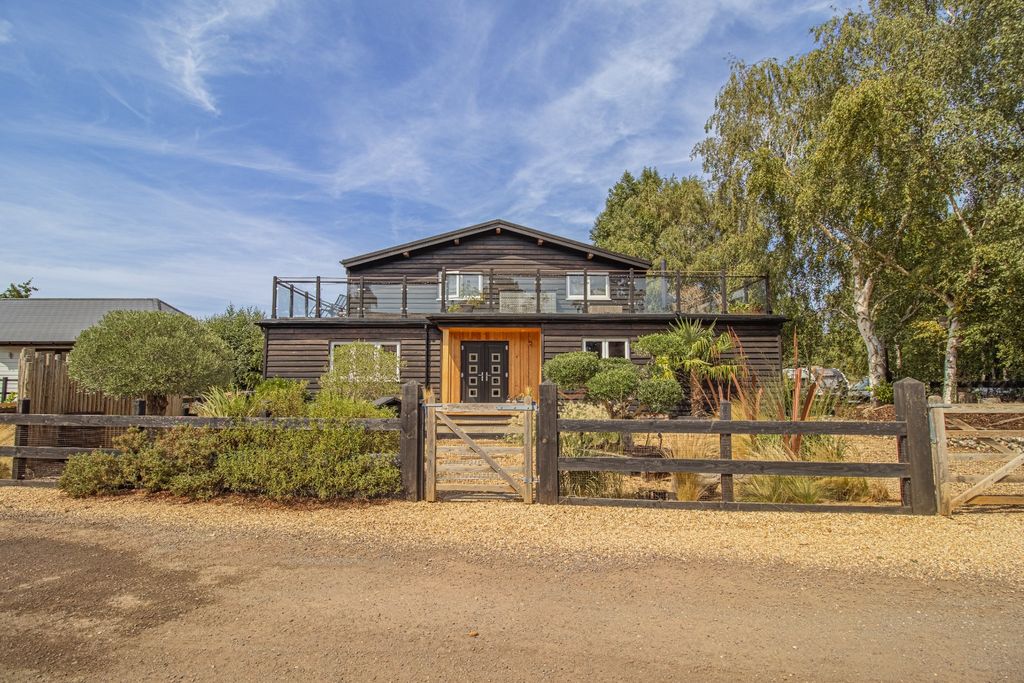Property photo 1 of 40 4850391