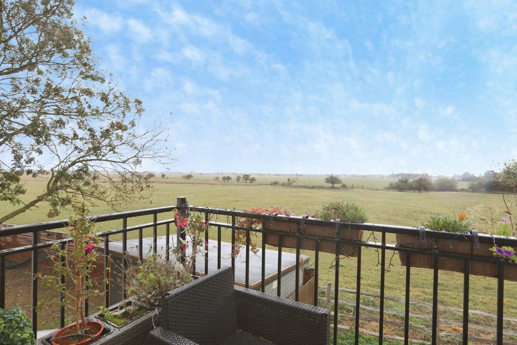 Property photo 2 of 10 Pbox-Img.Jpg