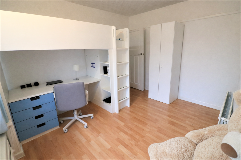 Property photo 3 of 5