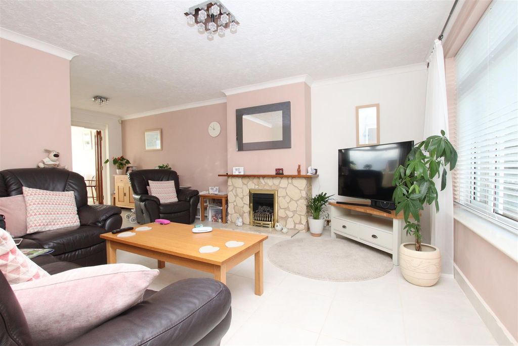 Property photo 2 of 14 Living Room.Jpg