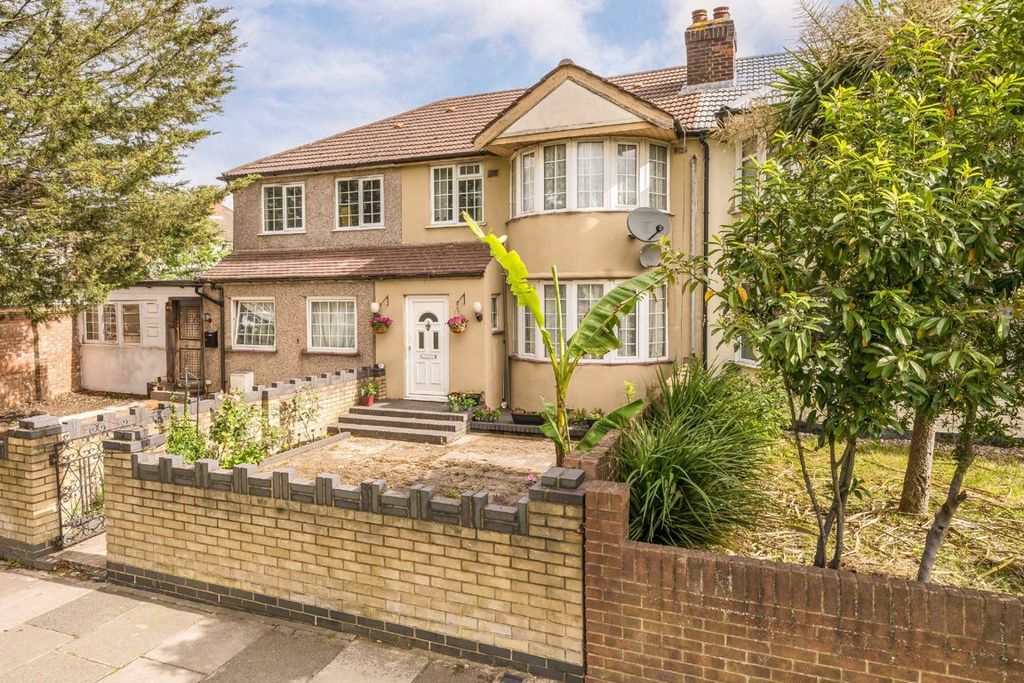 Property photo 1 of 8