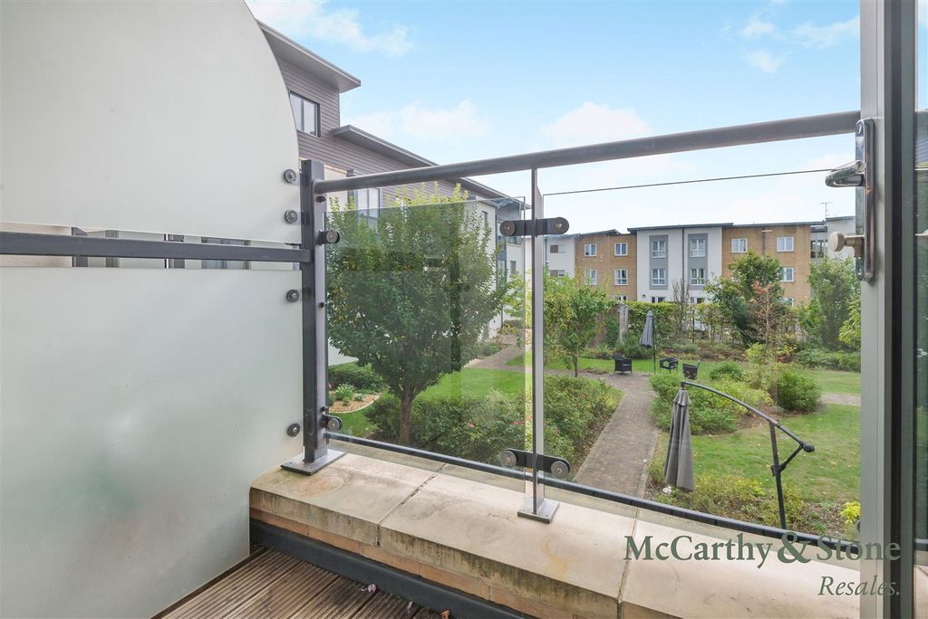 Property photo 3 of 20 8706104-Exterior02.Jpg