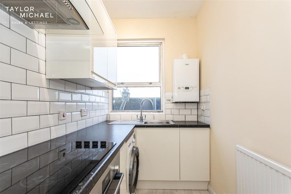 Property photo 3 of 13 Kitchen