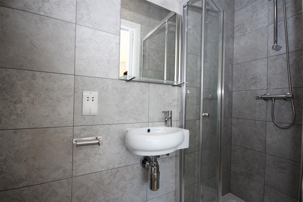 Property photo 3 of 3