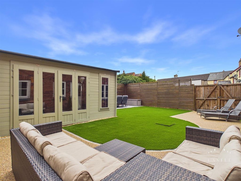 Property photo 2 of 33 Outside