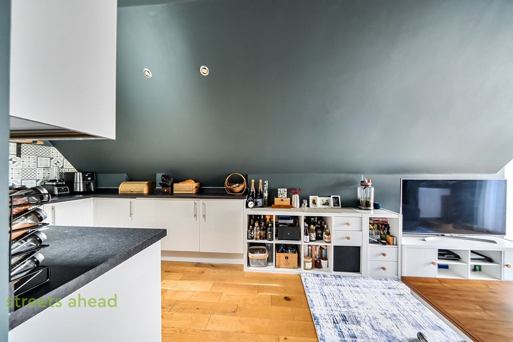 Property photo 3 of 17 Fc344B1A-Fd22-482...