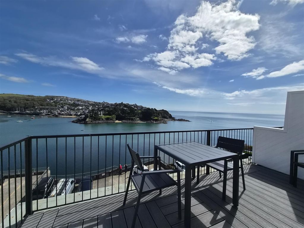 Property photo 1 of 17 Balcony And View.Jpg