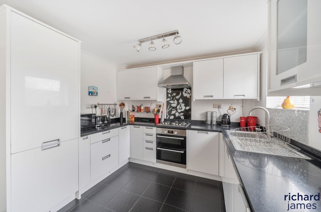Property photo 2 of 21 Af1E5855E4F146ee8E3F45A1A555Fd56