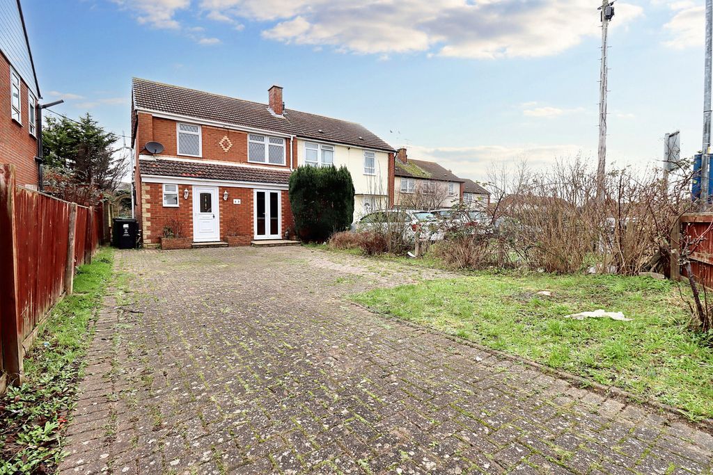 Property photo 2 of 11