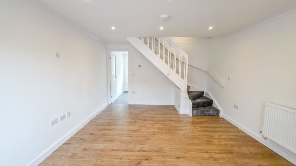 Property photo 2 of 14 20260323_134753