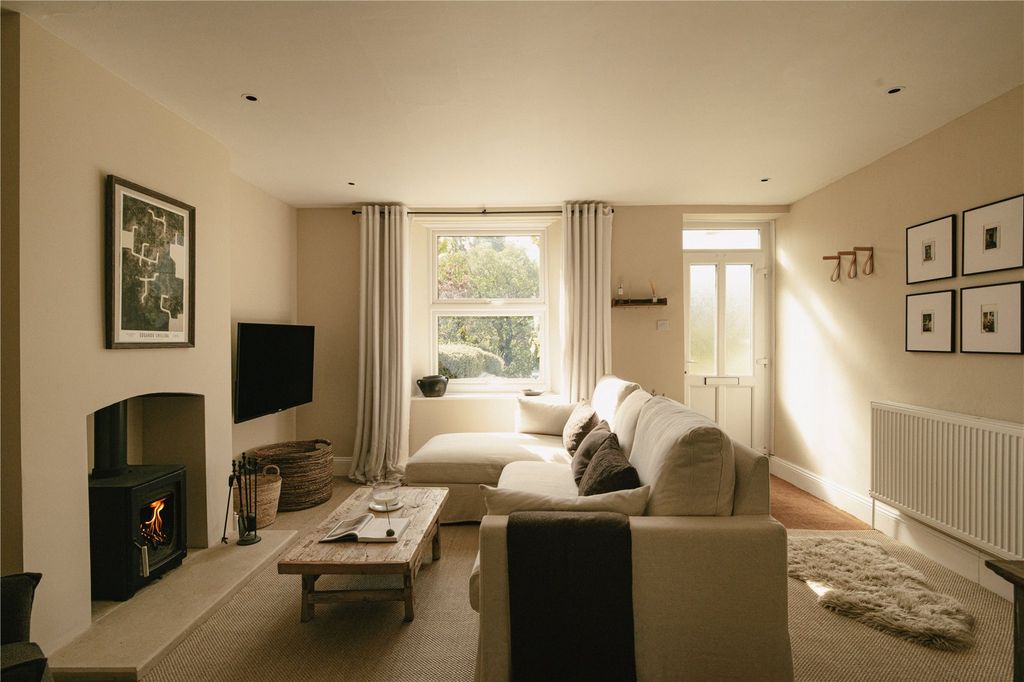 Property photo 2 of 16 Picture No. 14