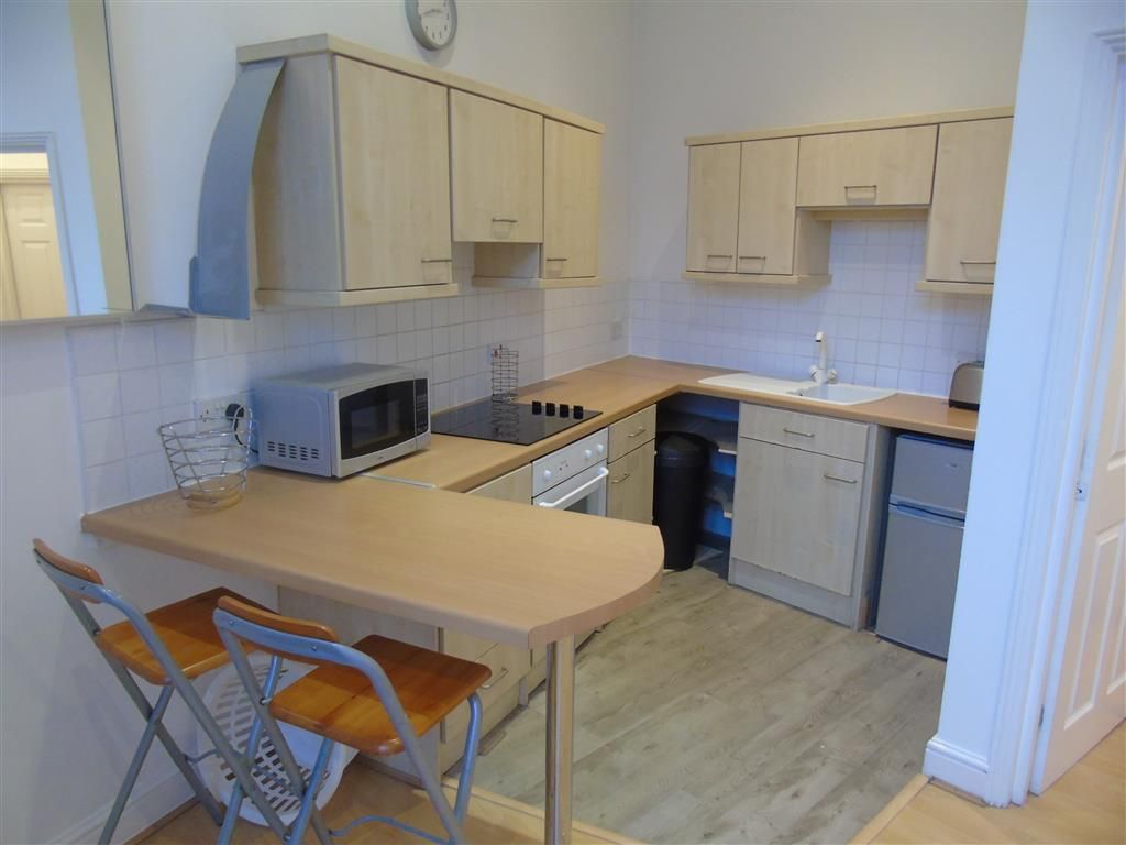 Property photo 3 of 6 Kitchen