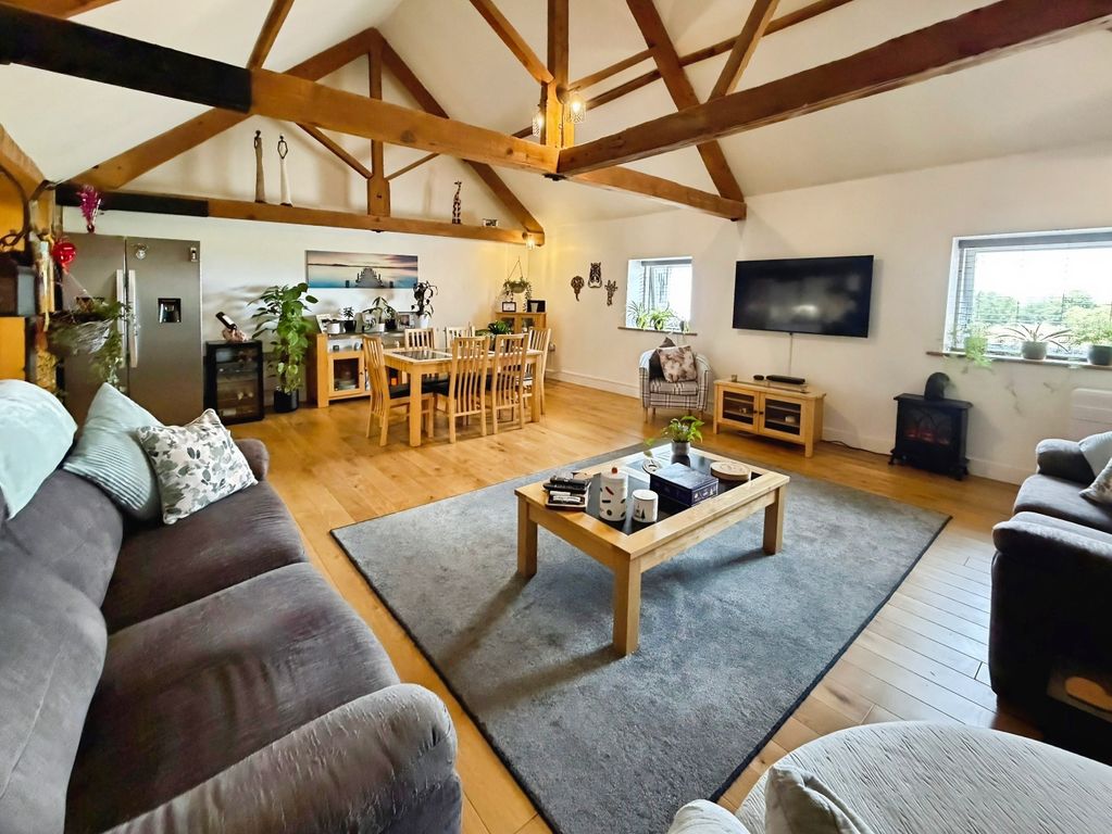 Property photo 3 of 22 65De5995-Img_1671
