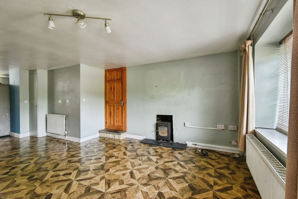Property photo 3 of 19 Pbox-Img.Jpg