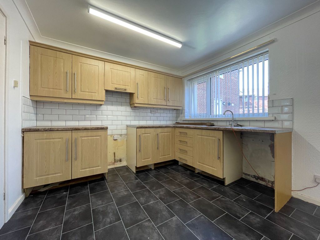 Property photo 3 of 10 Photograph 4