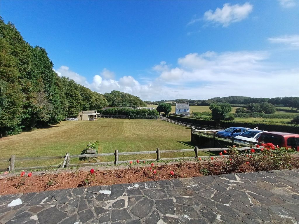 Property photo 3 of 15 Picture No. 02