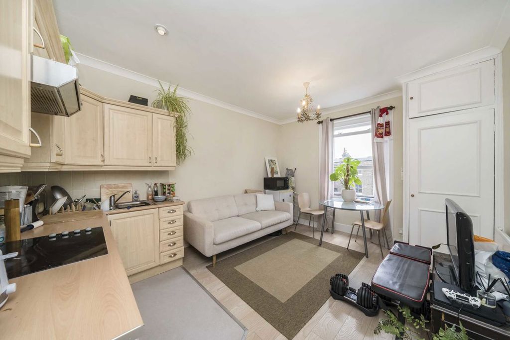 Property photo 2 of 6
