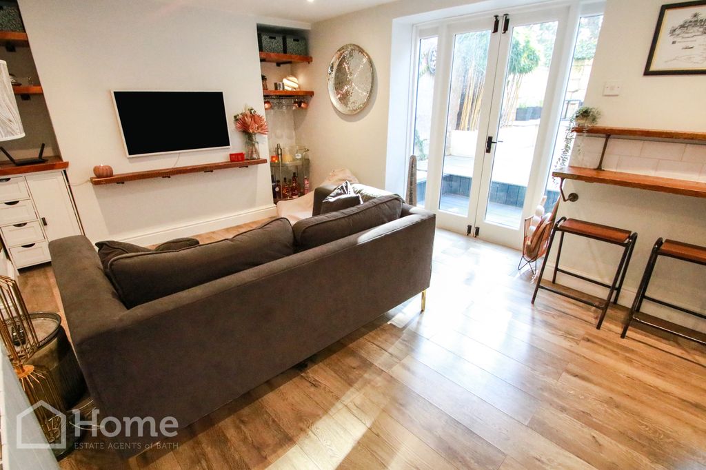 Property photo 3 of 18