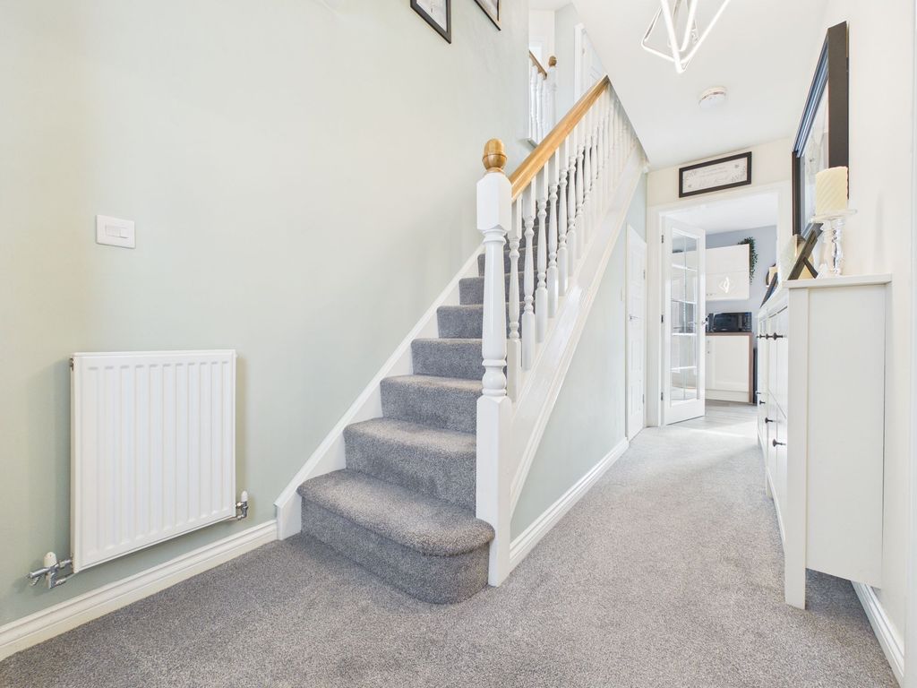 Property photo 2 of 25 Entrance Hall