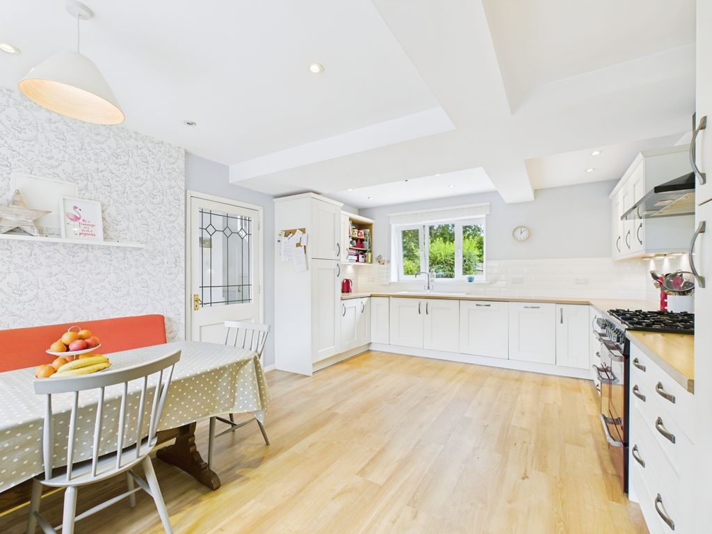 Property photo 3 of 19 Image