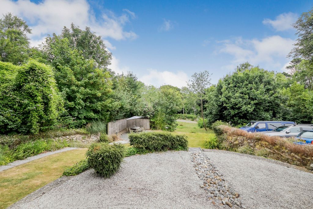 Property photo 2 of 15 Pbox-Img.Jpg