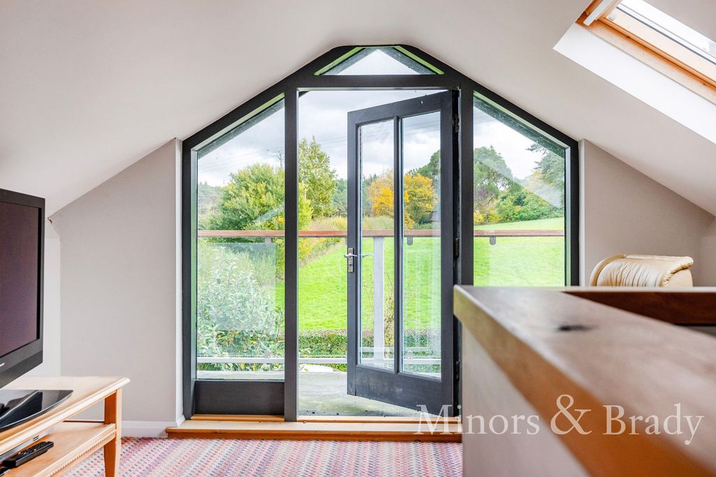 Property photo 2 of 25