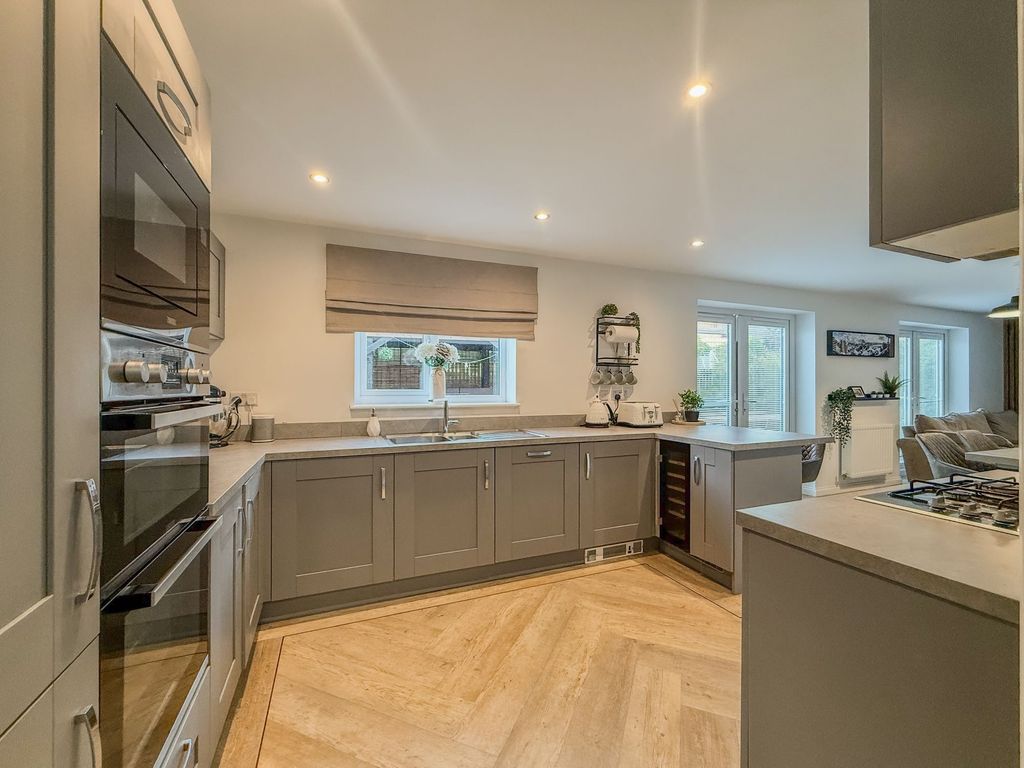 Property photo 2 of 15 Kitchen