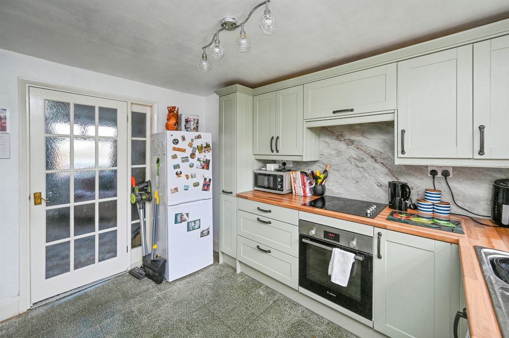 Property photo 2 of 24