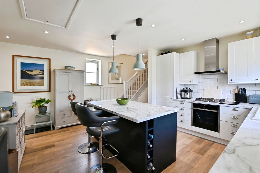 Property photo 1 of 17 Photo
