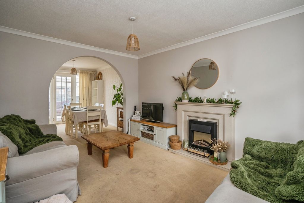 Property photo 3 of 12 Pbox-Img.Jpg