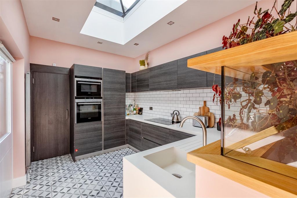 Property photo 2 of 15 Kitchen