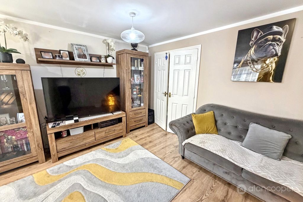 Property photo 3 of 20 5192493