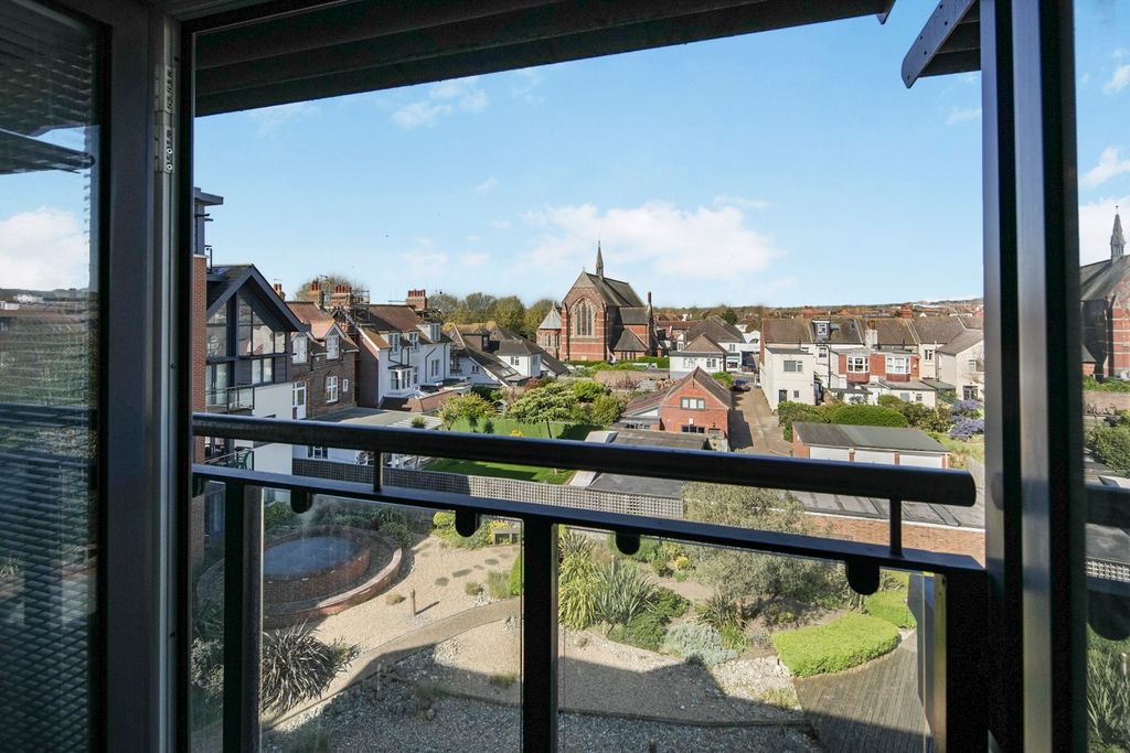 Property photo 3 of 12 Pbox-Img.Jpg