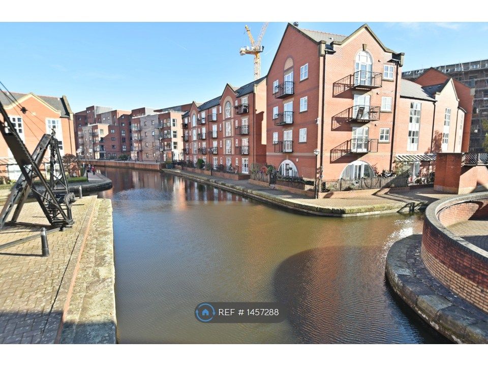 Property photo 1 of 19 Aprtmt View From Piccadilly Along Towpath