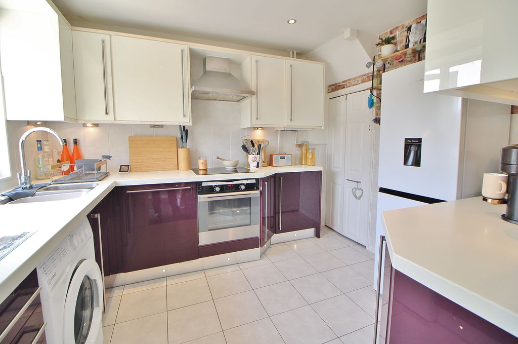 Property photo 3 of 16