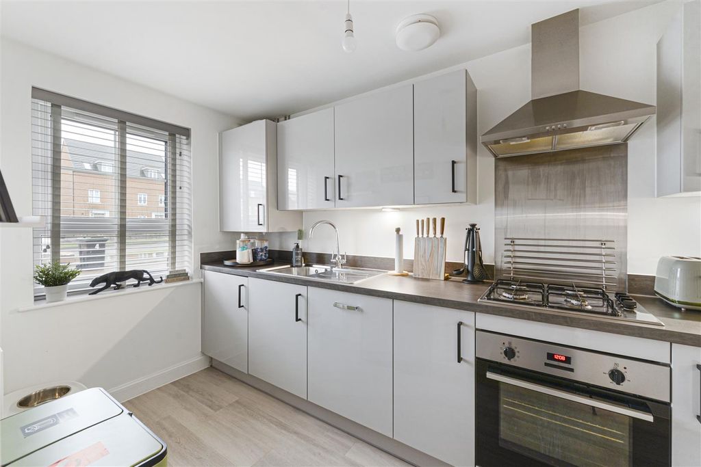 Property photo 3 of 18 1