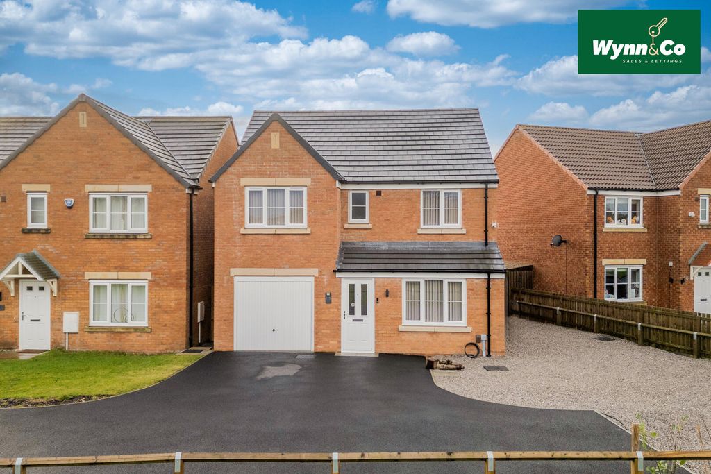 Property photo 1 of 28 Front (Exterior)