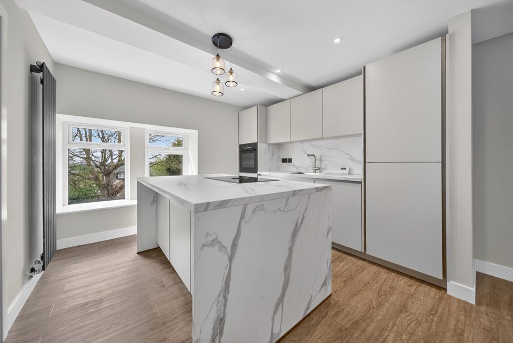 Property photo 3 of 22 Picture No. 03