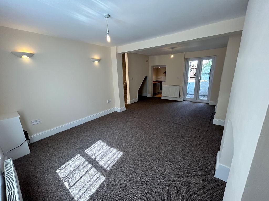 Property photo 3 of 7 Room 1