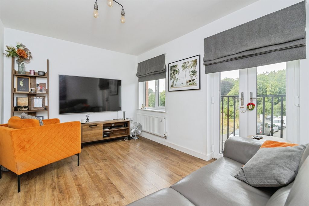 Property photo 3 of 18