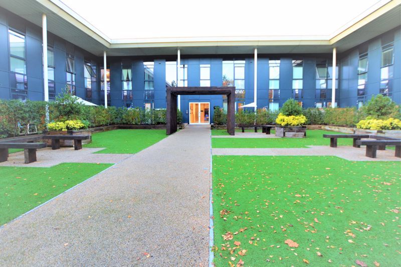 Property photo 1 of 10 Photo 9