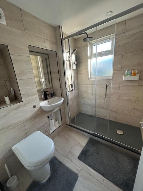 Property photo 2 of 6 Bathroom A.Jpg