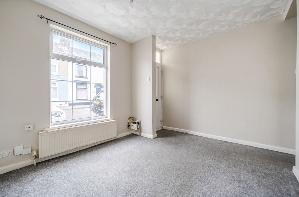 Property photo 2 of 11 1441003-5-69De4B6...