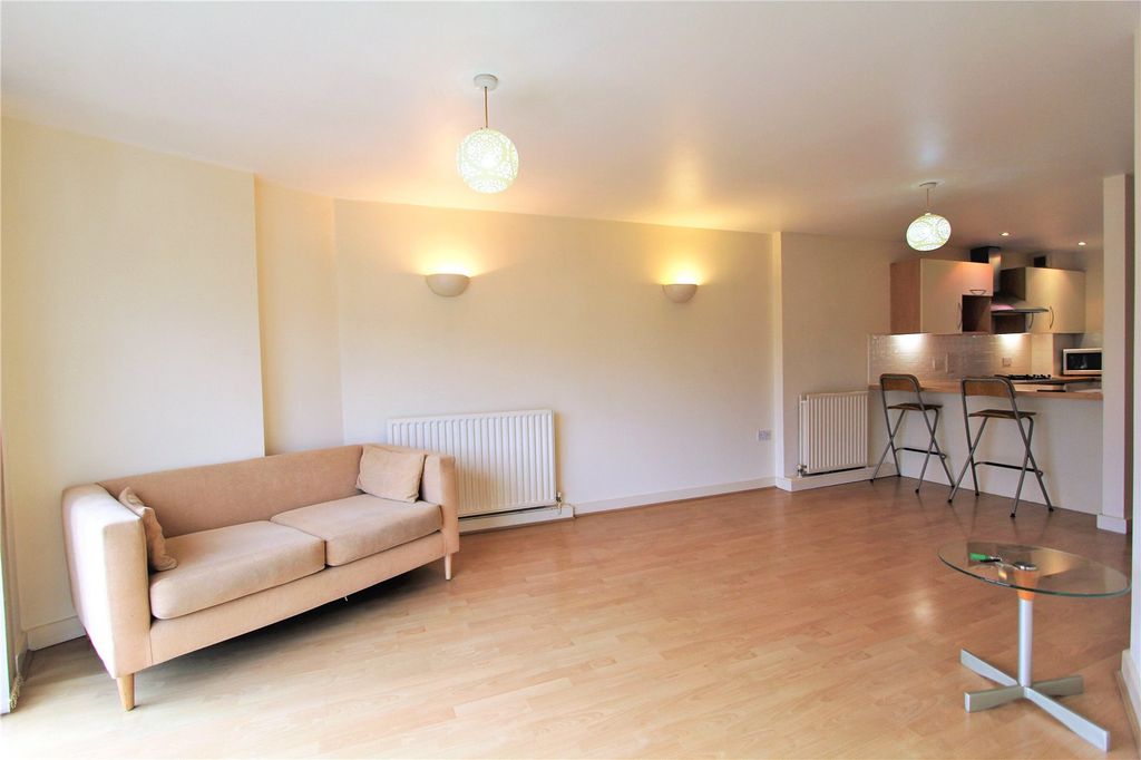 Property photo 2 of 9 Picture No. 11